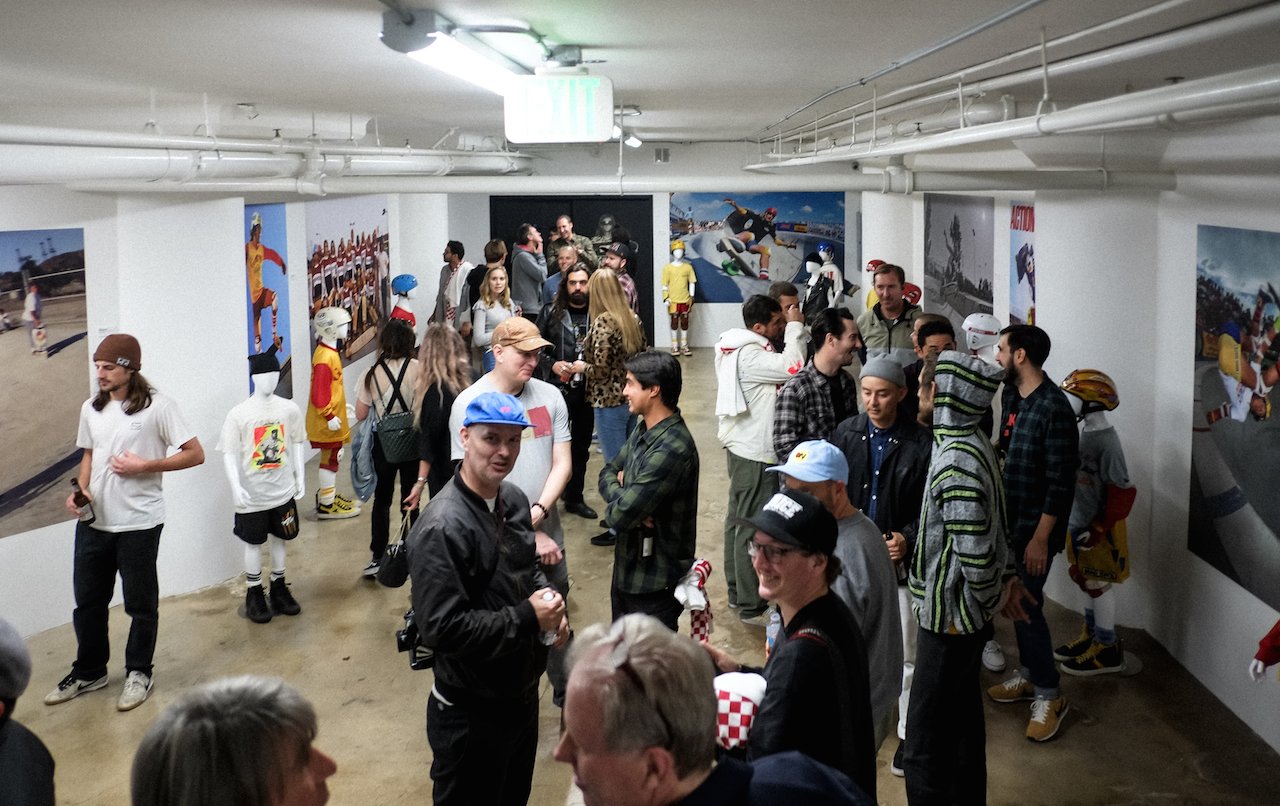 Crowd in fronrt of exhibits photo by cap 10