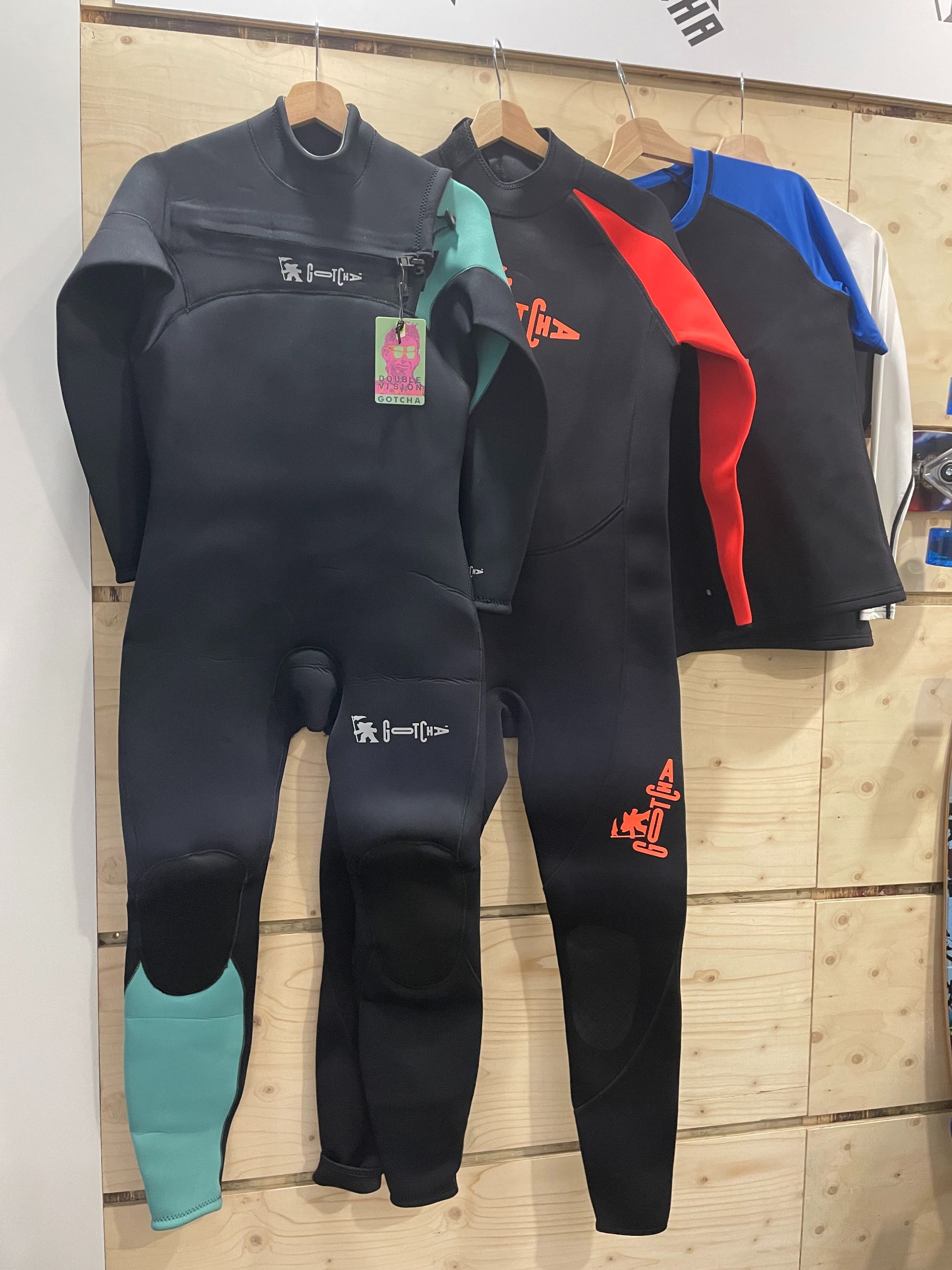 Gotcha’s Phantom Pro limestone based wetsuit with 4 way stretch on knees for advanced user