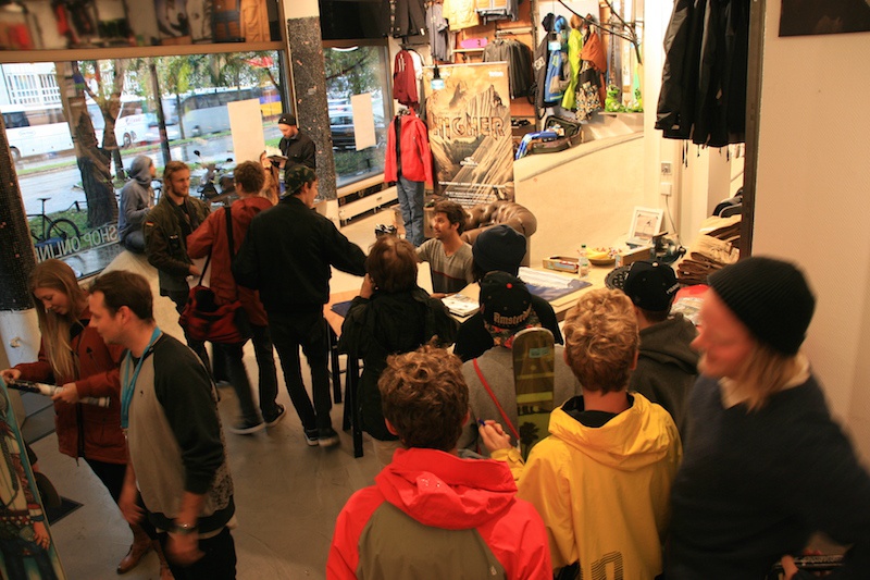 1 Signing session with Jermey Jones in the Blue Tomato store Munich.JPG