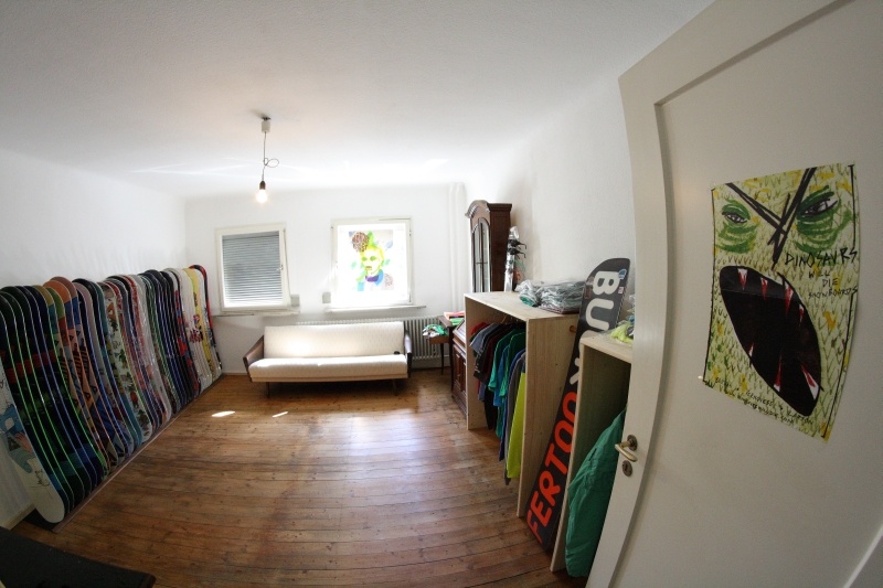 Unfamiliar Shop, Stuttgart, Germany, Snowboard